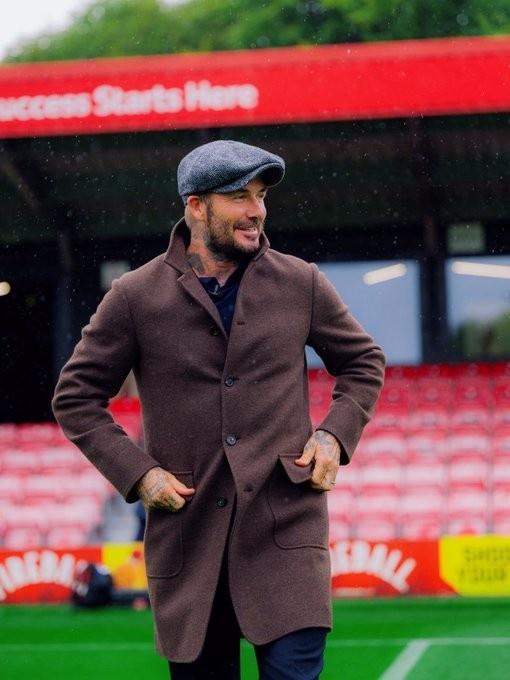 但我们将妥, 弗莱格将出, 贝克汉姆亲 但我们将妥, 弗莱格将出, 贝克汉姆亲